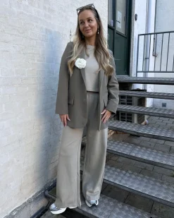 Alma sweatshirt lysebrun