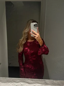 Bella kjole bordeaux