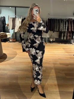 Bella kjole mønstret