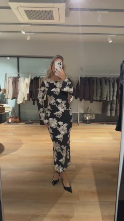 Bella kjole mønstret