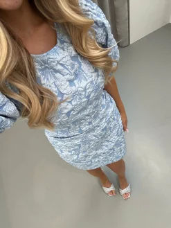 Caroline kjole lyseblå