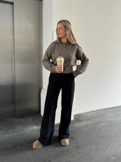 Elina striktrøje brun