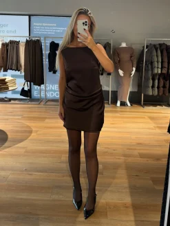 Elisa kjole mørkebrun