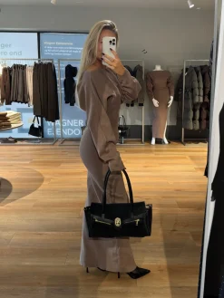 Jenny strikkjole lysebrun