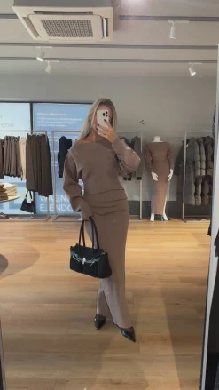 Jenny strikkjole lysebrun