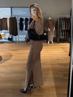 Jenny strikkjole lysebrun