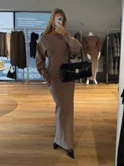 Jenny strikkjole lysebrun