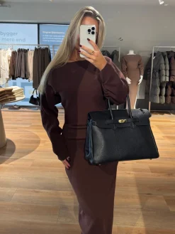 Jenny strikkjole mørkebrun