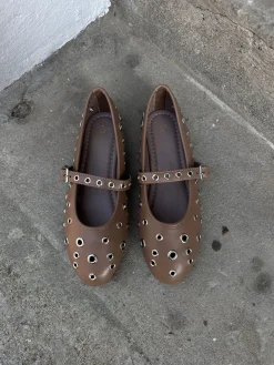 Kira ballerina lysebrun