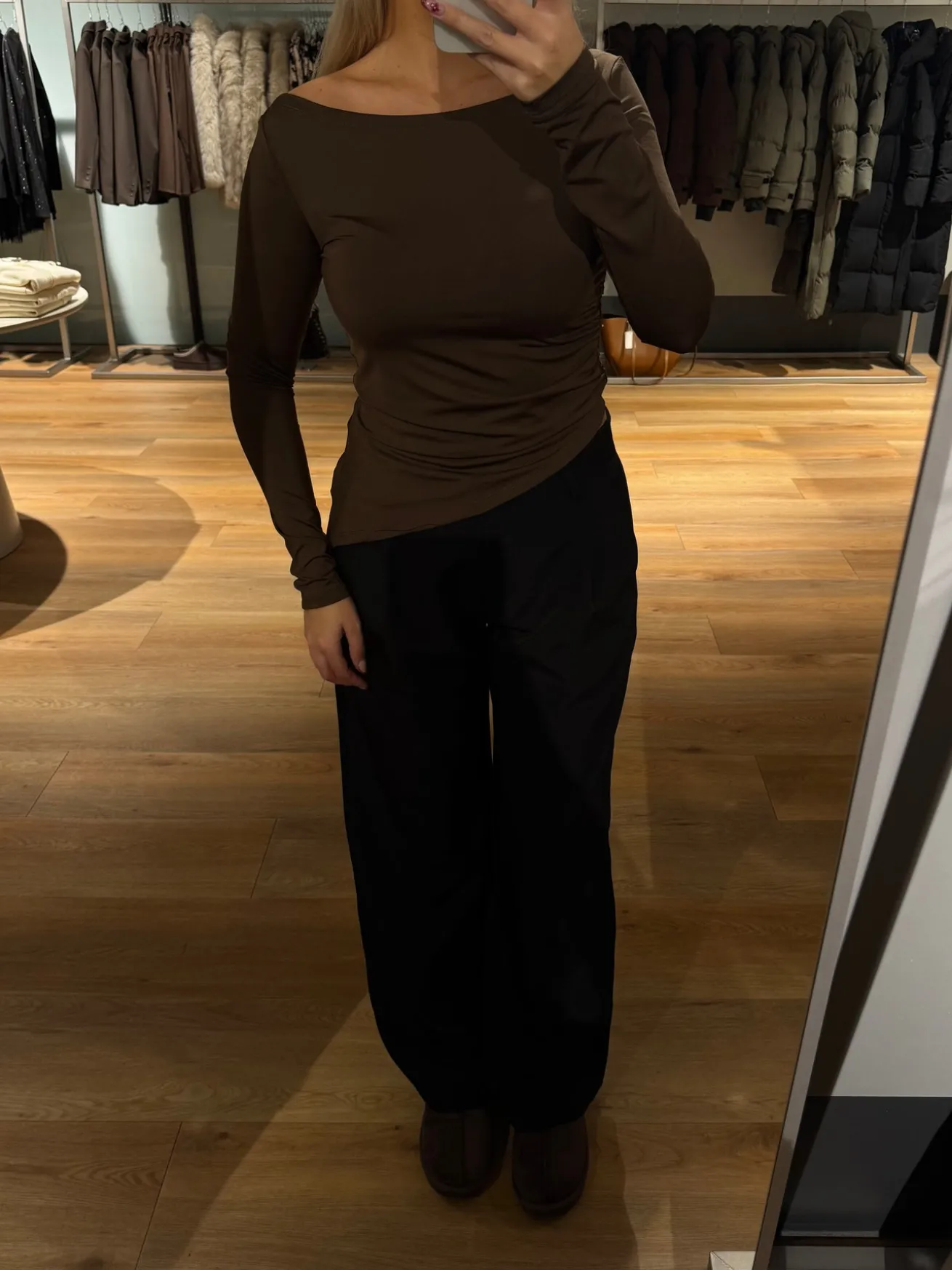 Malou bluse asymmetrisk mørkebrun