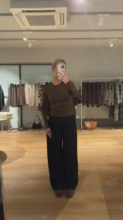 Malou bluse crew neck mørkebrun