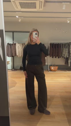 Malou bluse crew neck sort